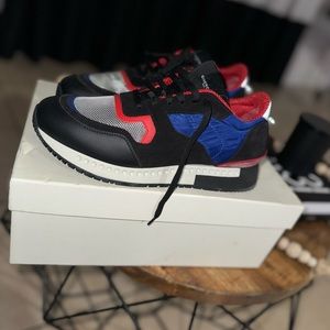 Givenchy size 7.5 u.s